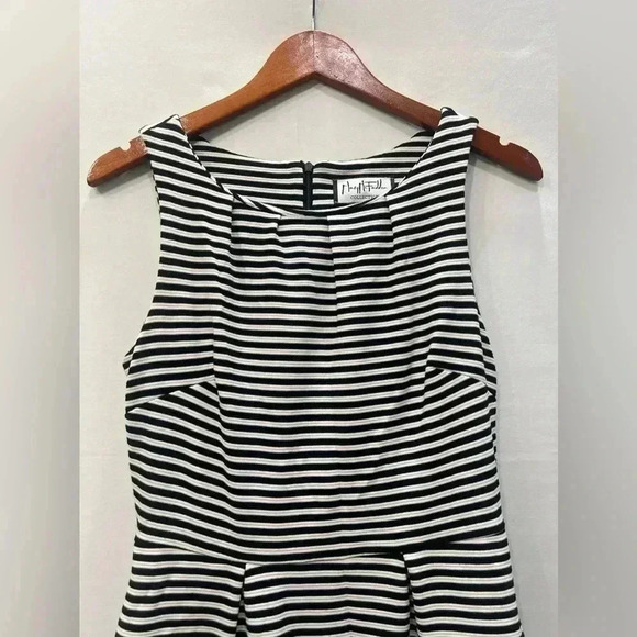 Mary McFadden Black and White Striped Dress - Size Small - Picture 3 of 12